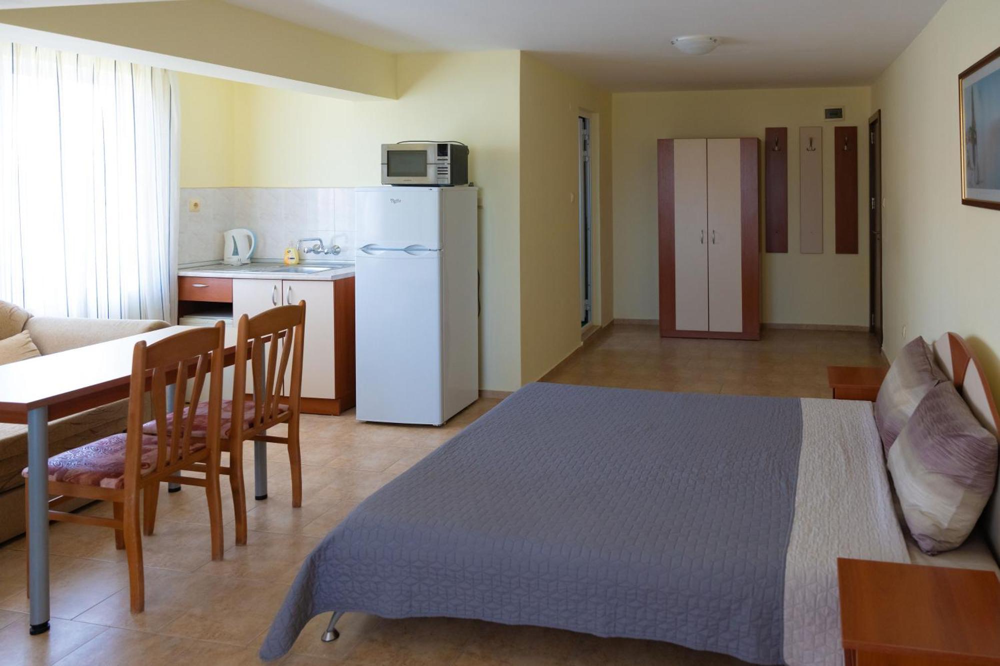 Zlatna Ribka Hotel Chernomorets Eksteriør billede